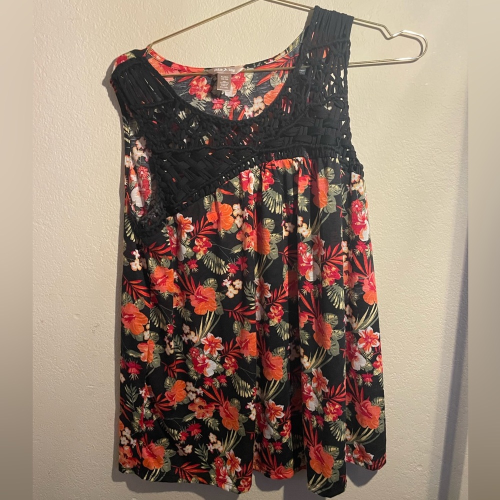 White Stag Women’s Flower and Black Lace Tank Top-XL(16-18)